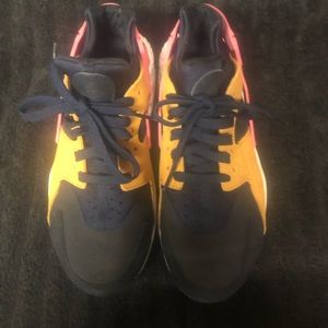 Nike Huarache Women’s Size 10